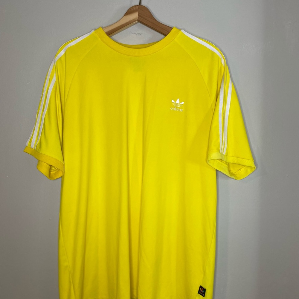 vintage yellow adidas tee